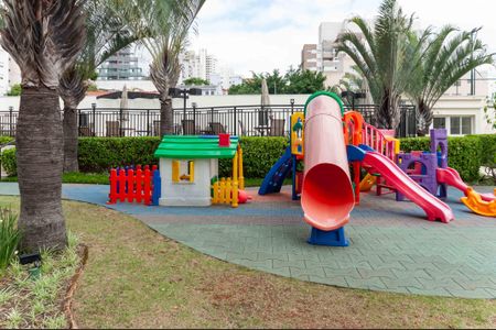 Apartamento à venda com 104m², 3 quartos e 2 vagas Apartamento à venda com 104m², 3 quartos e 2 vagasÁrea Comum - Playground