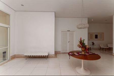 Apartamento à venda com 104m², 3 quartos e 2 vagas Apartamento à venda com 104m², 3 quartos e 2 vagasÁrea Comum - Hall Social