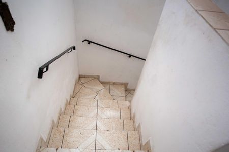 Casa para alugar com 319m², 6 quartos e 1 vagaEscada