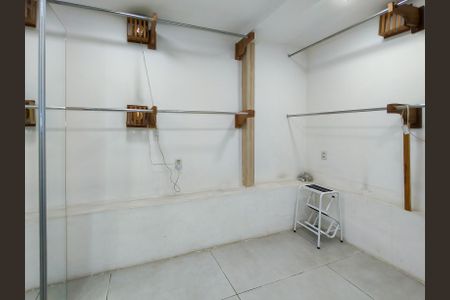 Casa à venda com 250m², 1 quarto e sem vaga Casa à venda com 250m², 1 quarto e sem vagaCloset da suíte