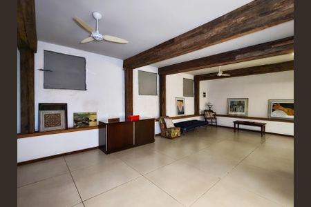 Casa à venda com 250m², 1 quarto e sem vaga Casa à venda com 250m², 1 quarto e sem vagaSuíte