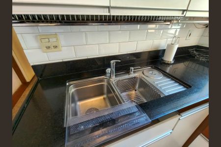 Casa à venda com 250m², 1 quarto e sem vaga Casa à venda com 250m², 1 quarto e sem vagaCozinha