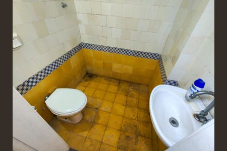 Casa à venda com 250m², 1 quarto e sem vaga Casa à venda com 250m², 1 quarto e sem vagaBanheiro de serviço