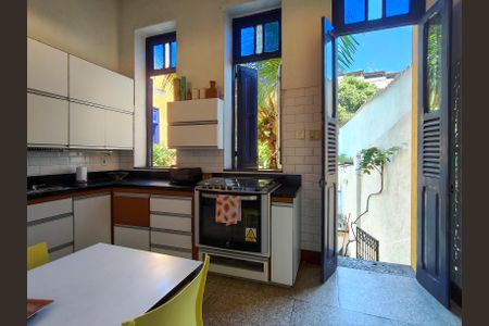 Casa à venda com 250m², 1 quarto e sem vaga Casa à venda com 250m², 1 quarto e sem vagaCozinha