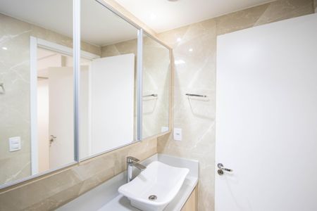 Apartamento para alugar com 51m², 2 quartos e 1 vaga Apartamento para alugar com 51m², 2 quartos e 1 vagaBanheiro da Suíte