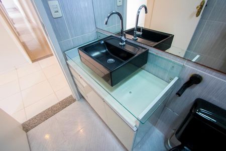 Apartamento à venda com 90m², 3 quartos e 2 vagas Apartamento à venda com 90m², 3 quartos e 2 vagasBanheiro do quarto 1