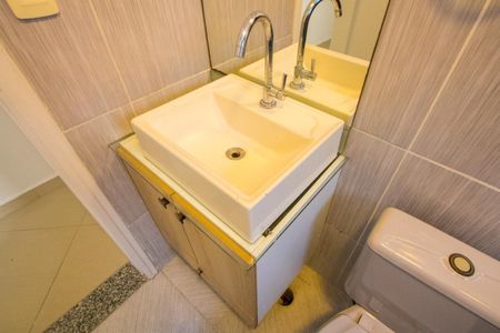 Apartamento à venda com 90m², 3 quartos e 2 vagas Apartamento à venda com 90m², 3 quartos e 2 vagasBanheiro social