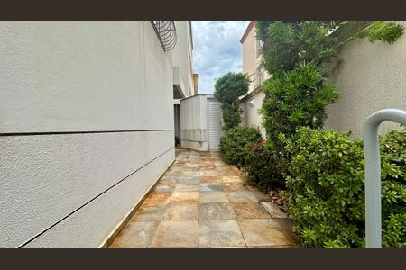 Apartamento para alugar com 80m², 2 quartos e 2 vagas Apartamento para alugar com 80m², 2 quartos e 2 vagasEntrada do prédio