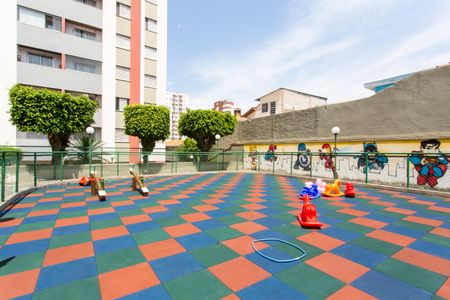 Apartamento à venda com 49m², 2 quartos e 1 vaga Apartamento à venda com 49m², 2 quartos e 1 vagaÁrea comum - Playground