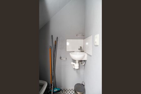 Casa à venda com 160m², 3 quartos e 1 vaga Casa à venda com 160m², 3 quartos e 1 vagaBanheiro de Serviço