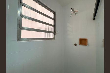 Banheiro de kitnet/studio para alugar com 1 quarto, 22m² em Parque das Nações, Santo André