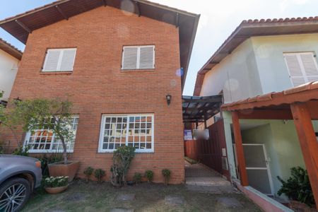 Casa de condomínio à venda com 173m², 3 quartos e 2 vagas Casa de condomínio à venda com 173m², 3 quartos e 2 vagasFachada