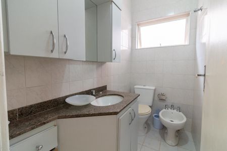 Casa de condomínio à venda com 173m², 3 quartos e 2 vagas Casa de condomínio à venda com 173m², 3 quartos e 2 vagasBanheiro