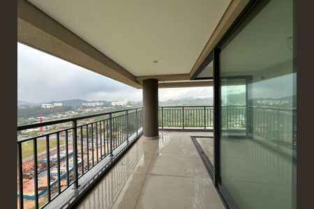 Apartamento à venda com 120m², 3 quartos e 2 vagas Apartamento à venda com 120m², 3 quartos e 2 vagasVaranda