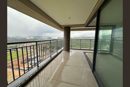 Apartamento à venda com 120m², 3 quartos e 2 vagas Apartamento à venda com 120m², 3 quartos e 2 vagasVaranda