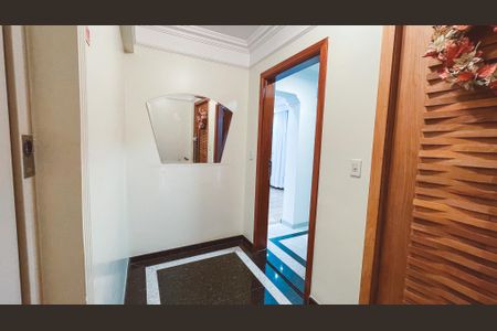 Apartamento à venda com 120m², 3 quartos e 3 vagas Apartamento à venda com 120m², 3 quartos e 3 vagasHall social