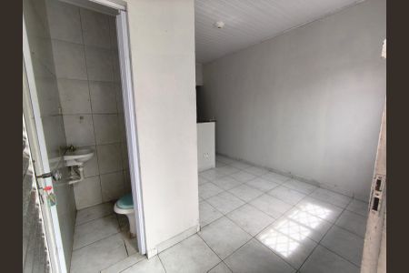 Sala de casa para alugar com 1 quarto, 56m² em Vila Jockei Clube, São Vicente