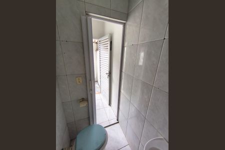 Banheiro de casa para alugar com 1 quarto, 56m² em Vila Jockei Clube, São Vicente