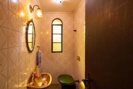 Casa à venda com 372m², 3 quartos e 6 vagas Casa à venda com 372m², 3 quartos e 6 vagasLavabo