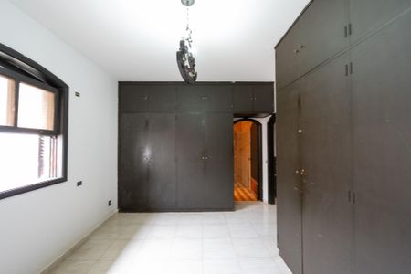 Casa à venda com 372m², 3 quartos e 6 vagas Casa à venda com 372m², 3 quartos e 6 vagasSuíte 1