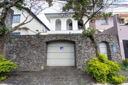 Casa à venda com 372m², 3 quartos e 6 vagas Casa à venda com 372m², 3 quartos e 6 vagasFachada