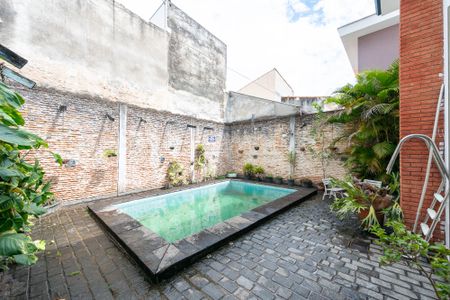 Casa à venda com 372m², 3 quartos e 6 vagas Casa à venda com 372m², 3 quartos e 6 vagasPiscina