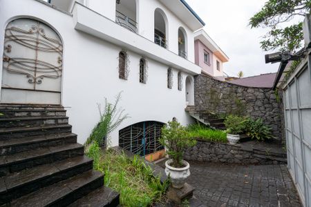 Casa à venda com 372m², 3 quartos e 6 vagas Casa à venda com 372m², 3 quartos e 6 vagasEntrada