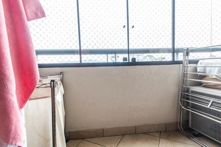 Apartamento à venda com 212m², 4 quartos e 2 vagas Apartamento à venda com 212m², 4 quartos e 2 vagasVaranda