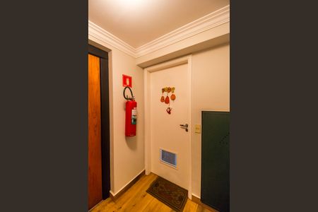 Apartamento à venda com 212m², 4 quartos e 2 vagas Apartamento à venda com 212m², 4 quartos e 2 vagasEntrada