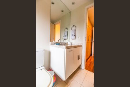 Apartamento à venda com 212m², 4 quartos e 2 vagas Apartamento à venda com 212m², 4 quartos e 2 vagasBanheiro da Suíte