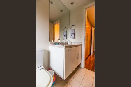 Apartamento à venda com 212m², 4 quartos e 2 vagas Apartamento à venda com 212m², 4 quartos e 2 vagasBanheiro da Suíte