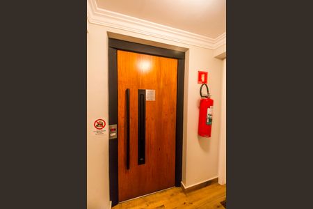 Apartamento à venda com 212m², 4 quartos e 2 vagas Apartamento à venda com 212m², 4 quartos e 2 vagasEntrada