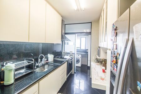 Apartamento à venda com 212m², 4 quartos e 2 vagas Apartamento à venda com 212m², 4 quartos e 2 vagasCozinha