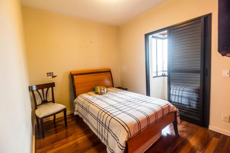 Apartamento à venda com 212m², 4 quartos e 2 vagas Apartamento à venda com 212m², 4 quartos e 2 vagasSuíte 3