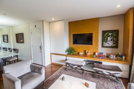 Apartamento à venda com 212m², 4 quartos e 2 vagas Apartamento à venda com 212m², 4 quartos e 2 vagasSala