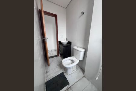 Banheiro de apartamento para alugar com 1 quarto, 45m² em Centro, Betim