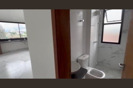 Banheiro de apartamento para alugar com 1 quarto, 45m² em Centro, Betim
