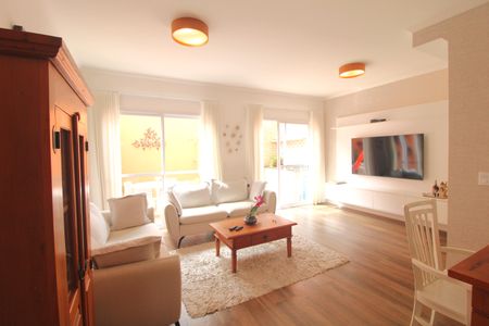 Sala de casa de condomínio à venda com 3 quartos, 115m² em Usina Piratininga, São Paulo