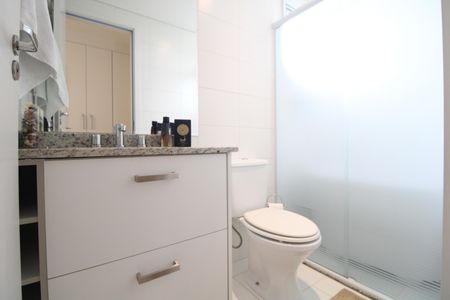 Banheiro da suíte de casa de condomínio à venda com 3 quartos, 115m² em Usina Piratininga, São Paulo