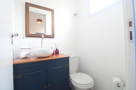 Casa de condomínio à venda com 115m², 3 quartos e 2 vagasLavabo