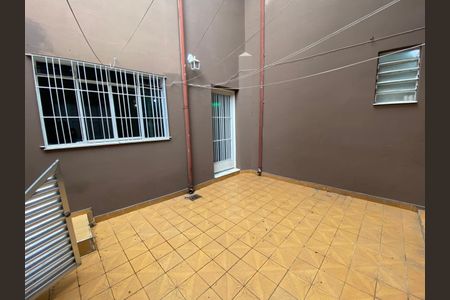 Casa à venda com 115m², 5 quartos e 1 vagaQuintal