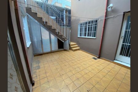 Casa à venda com 115m², 5 quartos e 1 vagaQuintal