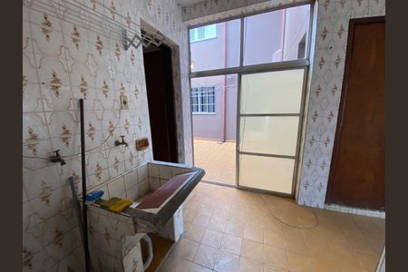 Casa à venda com 115m², 5 quartos e 1 vagaLavanderia