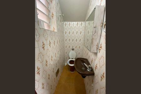 Casa à venda com 115m², 5 quartos e 1 vagaBanheiro 2