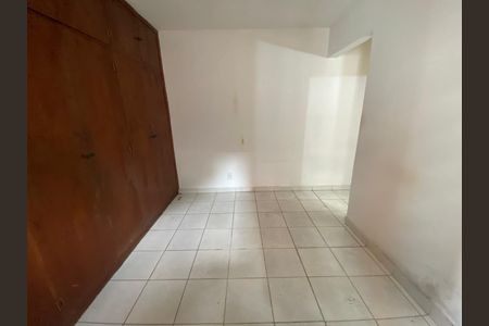 Casa à venda com 115m², 5 quartos e 1 vagaSuíte 2