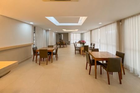 Apartamento à venda com 100m², 2 quartos e 1 vagaSalão de Festas