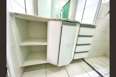 Apartamento para alugar com 55m², 2 quartos e 1 vaga Apartamento para alugar com 55m², 2 quartos e 1 vagaBanheiro da Suíte