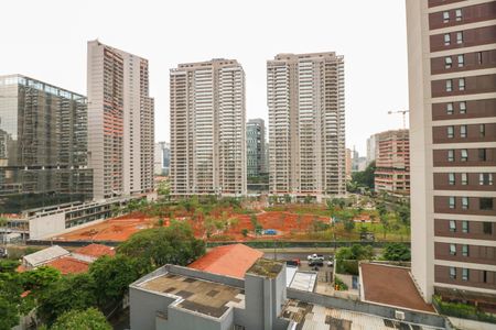 Varanda de kitnet/studio para alugar com 1 quarto, 26m² em Jardim das Acacias, São Paulo