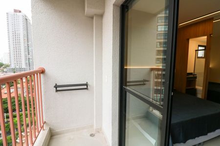 Varanda de kitnet/studio para alugar com 1 quarto, 26m² em Jardim das Acacias, São Paulo