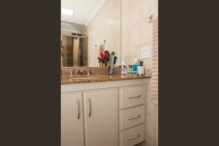 Apartamento à venda com 112m², 3 quartos e 2 vagasBanheiro da Suíte 2 e 3